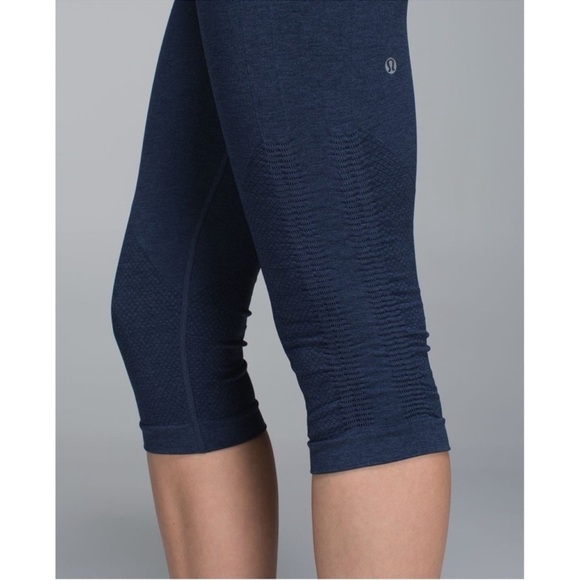 EUC - Lululemon In the Flow Crop ll Leggings - size 6 - Picture 2 of 6